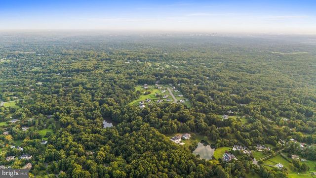 210 FALCON RIDGE RD, Great Falls, VA 22066