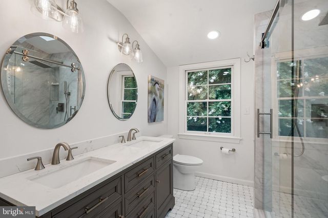 210 FALCON RIDGE RD, Great Falls, VA 22066