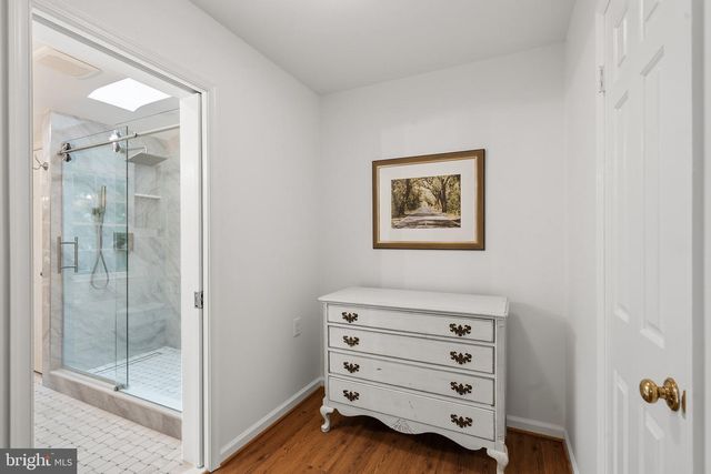 210 FALCON RIDGE RD, Great Falls, VA 22066