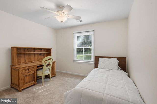 210 FALCON RIDGE RD, Great Falls, VA 22066