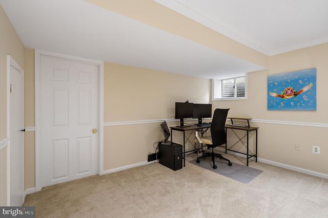 210 FALCON RIDGE RD, Great Falls, VA 22066