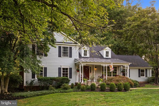 210 FALCON RIDGE RD, Great Falls, VA 22066