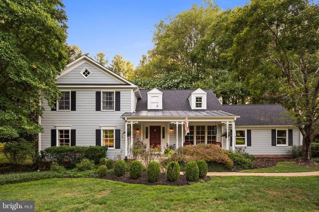 210 FALCON RIDGE RD, Great Falls, VA 22066