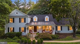 210 FALCON RIDGE RD, Great Falls, VA 22066