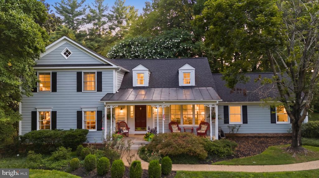 210 FALCON RIDGE RD, Great Falls, VA 22066