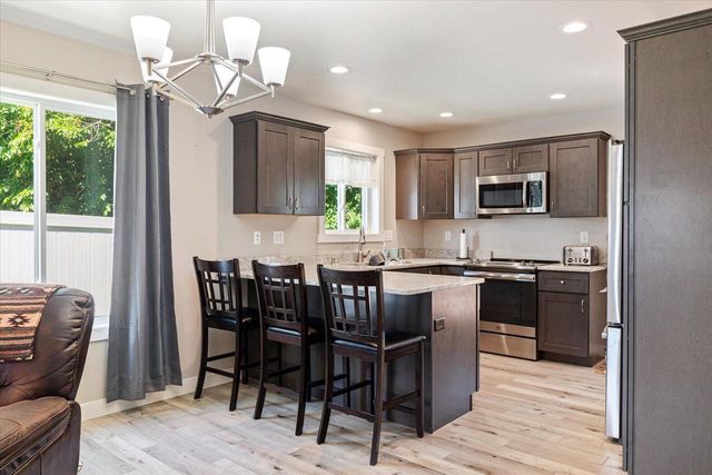 1023 Lincoln STREET, Onalaska, WI 54650