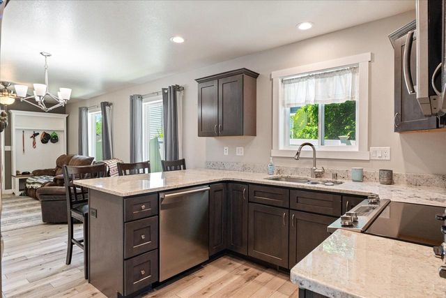 1023 Lincoln STREET, Onalaska, WI 54650