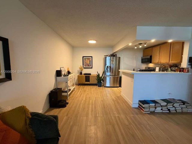 9020 NE 8th Avenue 1D, Miami Shores, FL 33138
