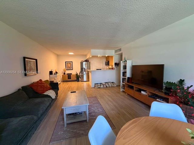 9020 NE 8th Avenue 1D, Miami Shores, FL 33138