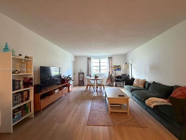 9020 NE 8th Avenue 1D, Miami Shores, FL 33138