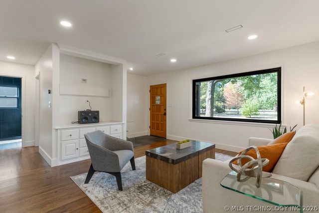 4907 S Boston Avenue, Tulsa, OK 74105