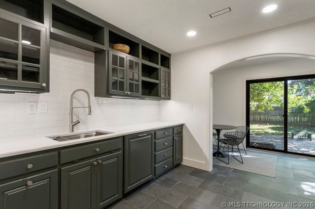 4907 S Boston Avenue, Tulsa, OK 74105