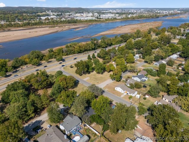 4907 S Boston Avenue, Tulsa, OK 74105