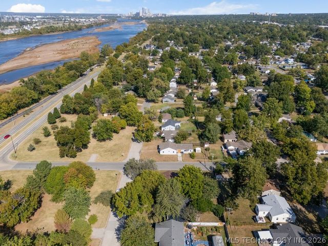 4907 S Boston Avenue, Tulsa, OK 74105