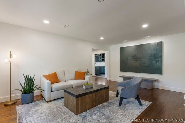 4907 S Boston Avenue, Tulsa, OK 74105