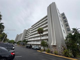 1075 NE Miami Gardens Drive 211, Miami, FL 33179