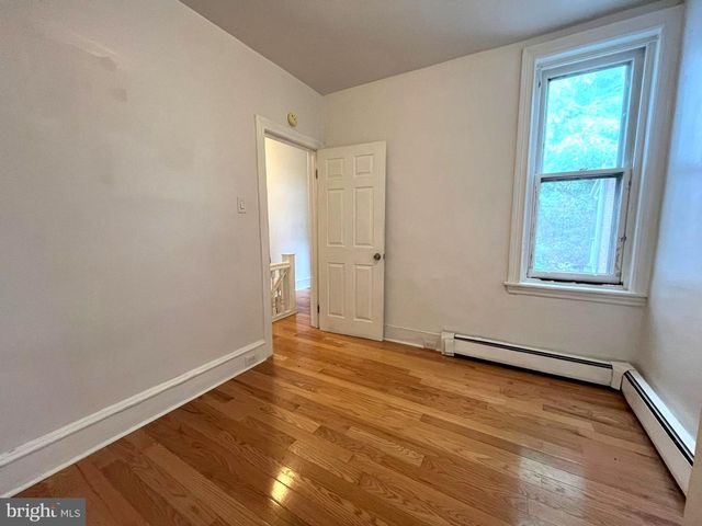 4821 RIDGE AVE, Philadelphia, PA 19129