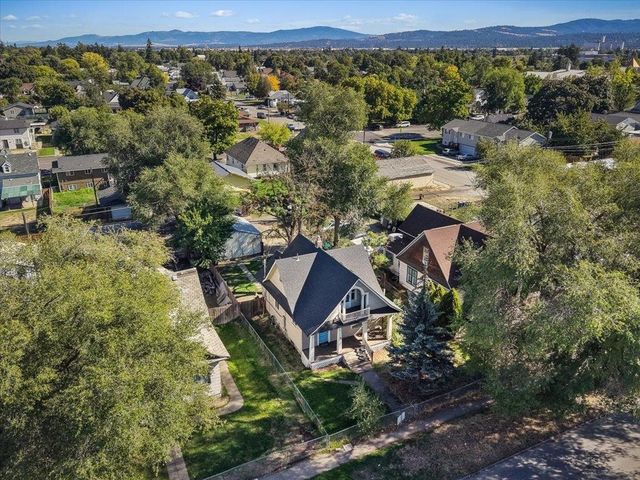 2514 N HAMILTON St, Spokane, WA 99207