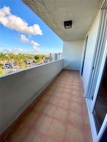 10090 NW 80th Ct 1553, Hialeah Gardens, FL 33016