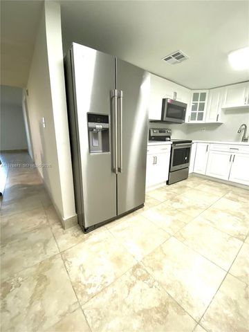 10090 NW 80th Ct 1553, Hialeah Gardens, FL 33016