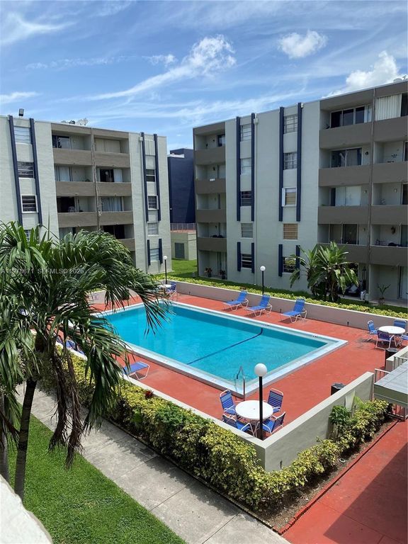 10090 NW 80th Ct 1553, Hialeah Gardens, FL 33016