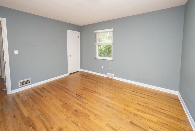 1604 E Henry Clay Avenue, Fort Wright, KY 41011