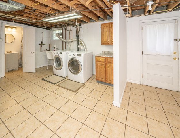 1604 E Henry Clay Avenue, Fort Wright, KY 41011