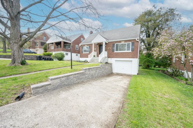 1604 E Henry Clay Avenue, Fort Wright, KY 41011