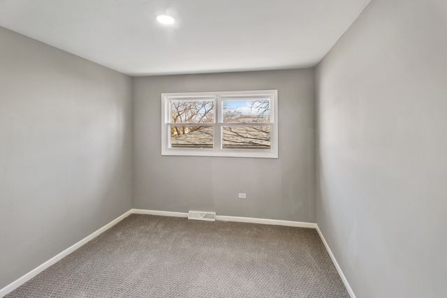 6151 Victoria Drive, Oak Forest, IL 60452