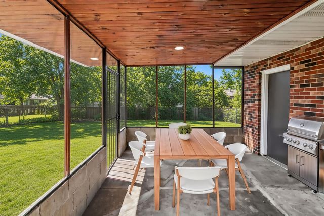 6151 Victoria Drive, Oak Forest, IL 60452