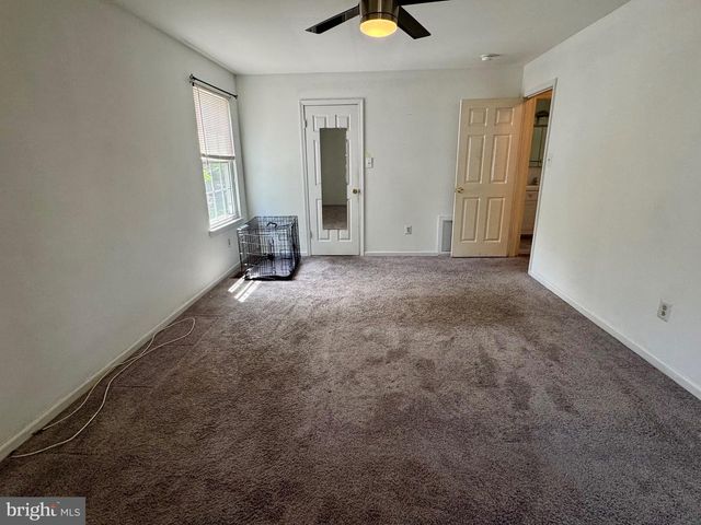 68 THOMAS AVE, Maple Shade, NJ 08052