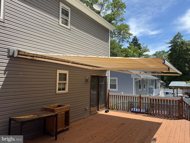 68 THOMAS AVE, Maple Shade, NJ 08052