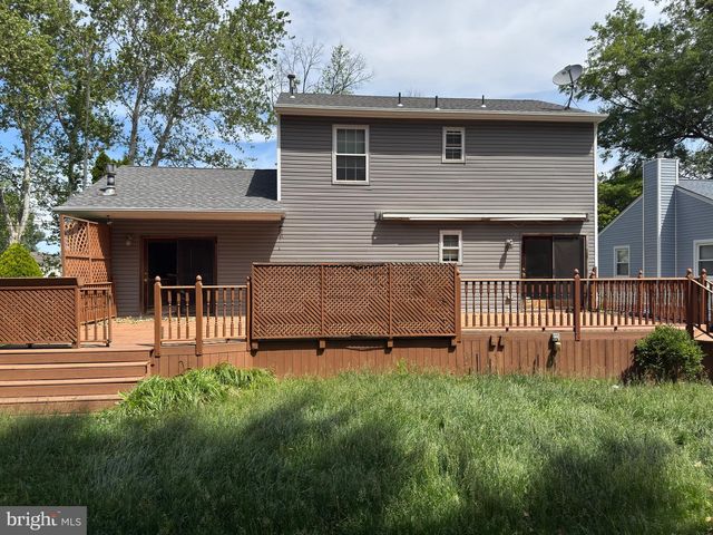 68 THOMAS AVE, Maple Shade, NJ 08052