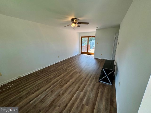 68 THOMAS AVE, Maple Shade, NJ 08052