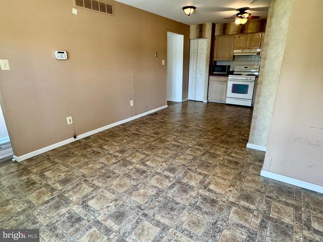 68 THOMAS AVE, Maple Shade, NJ 08052
