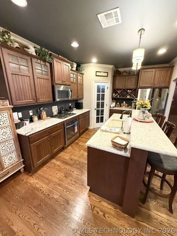 18522 E 42nd Street, Tulsa, OK 74134