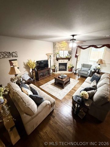 18522 E 42nd Street, Tulsa, OK 74134