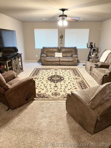 18522 E 42nd Street, Tulsa, OK 74134