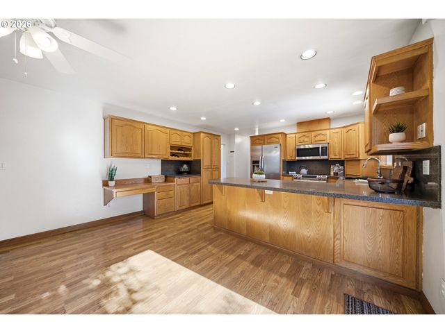 3237 Ne 131ST Ave, Portland, OR 97230
