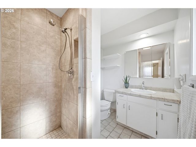 3237 Ne 131ST Ave, Portland, OR 97230