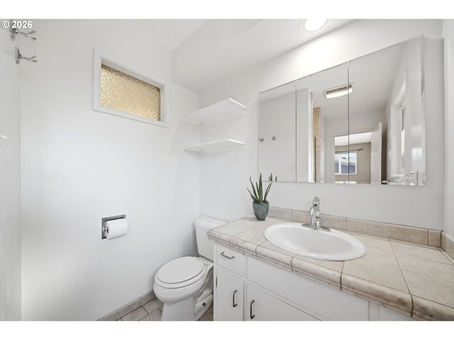 3237 Ne 131ST Ave, Portland, OR 97230
