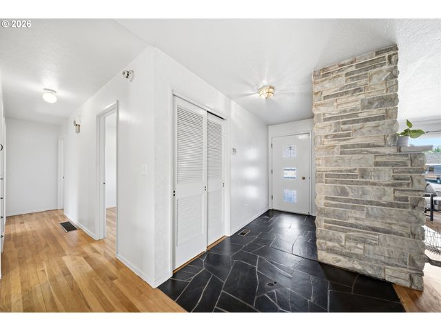 3237 Ne 131ST Ave, Portland, OR 97230