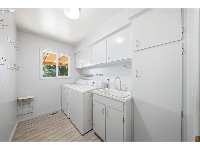 3237 Ne 131ST Ave, Portland, OR 97230
