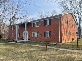 59425 10 Mile 2A, South Lyon, MI 48178