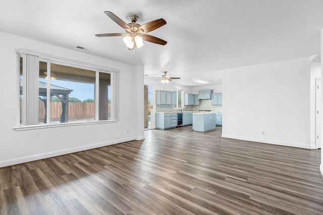 2768 Goshen Avenue, Clovis, CA 93611