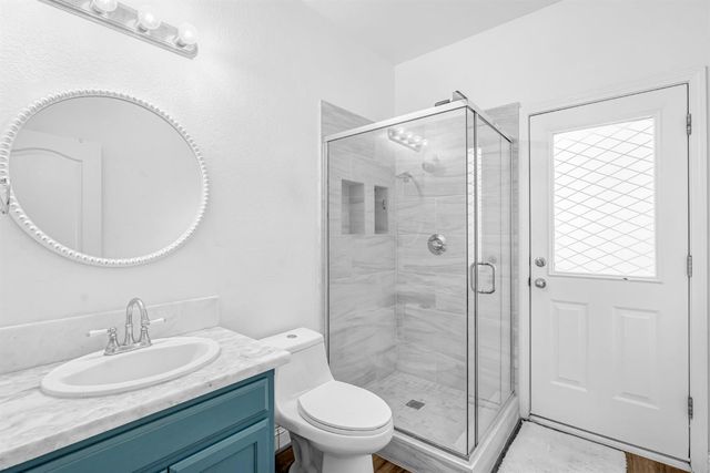 2768 Goshen Avenue, Clovis, CA 93611