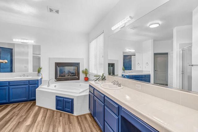 2768 Goshen Avenue, Clovis, CA 93611