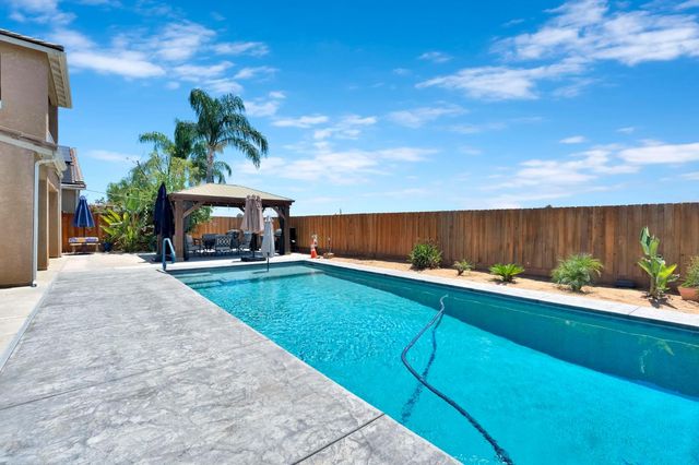 2768 Goshen Avenue, Clovis, CA 93611