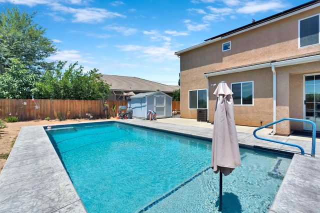 2768 Goshen Avenue, Clovis, CA 93611