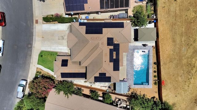 2768 Goshen Avenue, Clovis, CA 93611